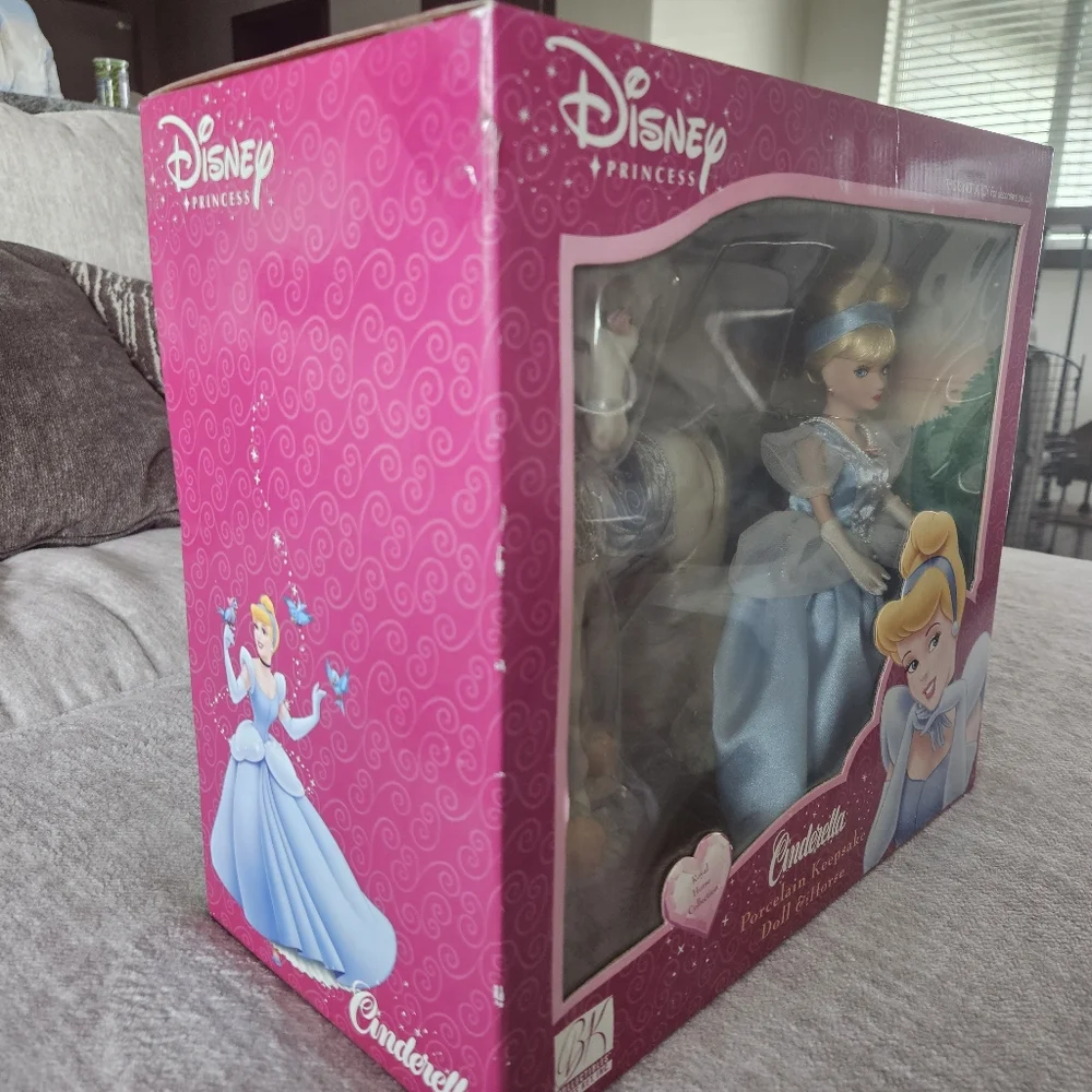 Disney Cinderella Porcelain Keepsake Doll & Horse Collectible NRFM Vintage - Picture 12 of 13